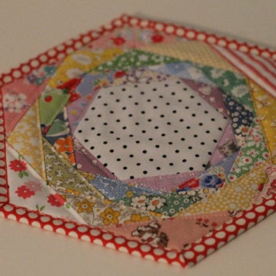 Friday Finish {Happy Hexagon Trivet}